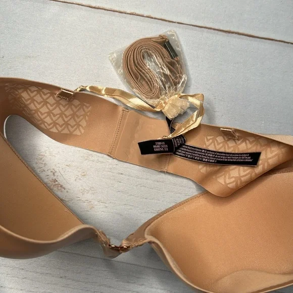 Victoria's Secret Bare Illusions Strapless Bra w/ attachable straps - Size 34D - Picture 3 of 4